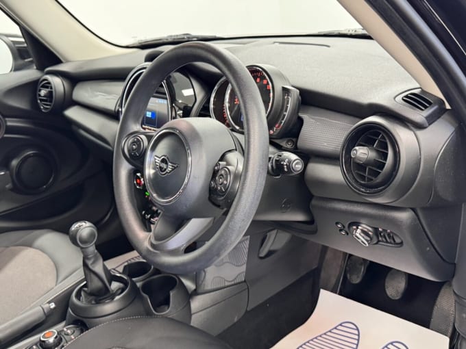 2025 Mini Hatch