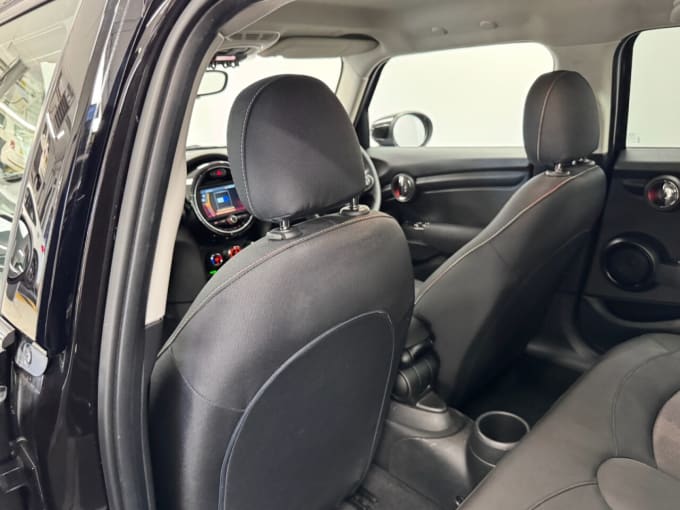 2025 Mini Hatch