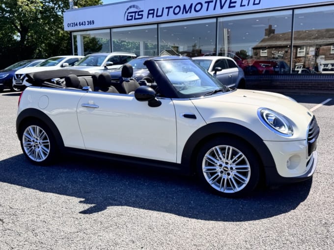 2025 Mini Convertible