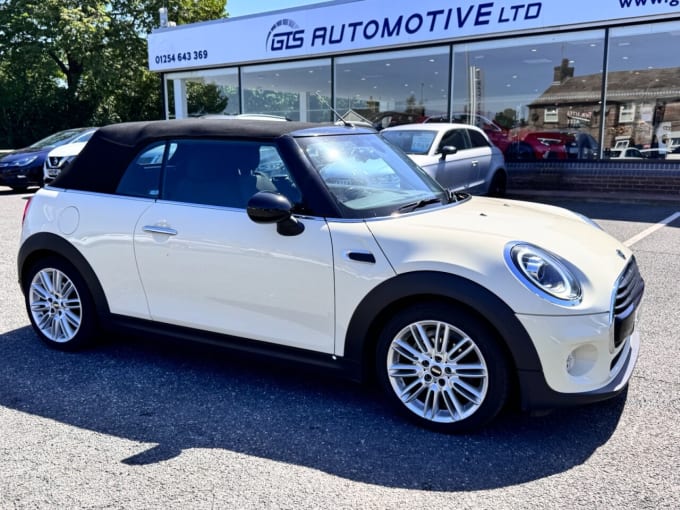 2025 Mini Convertible