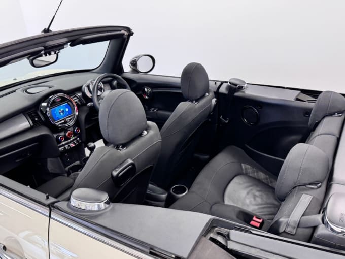 2025 Mini Convertible