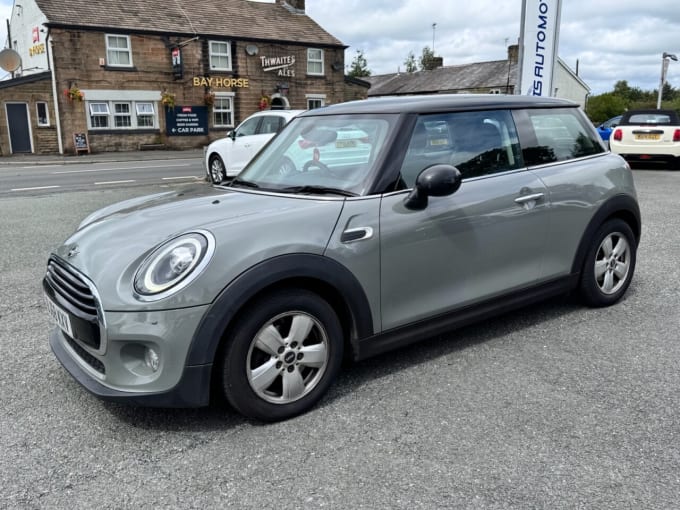 2025 Mini Hatch