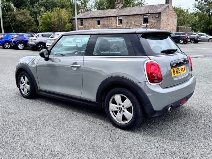 2025 Mini Hatch