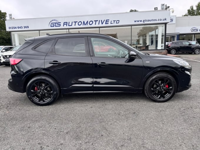 2025 Ford Kuga