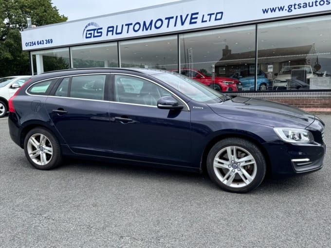 2025 Volvo V60