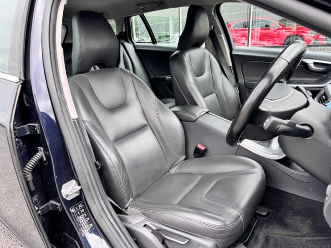 2025 Volvo V60