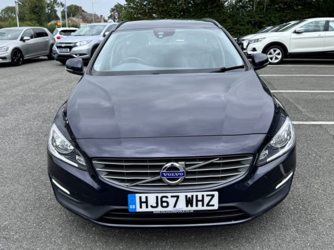 2025 Volvo V60