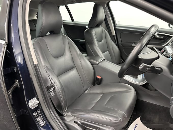 2025 Volvo V60