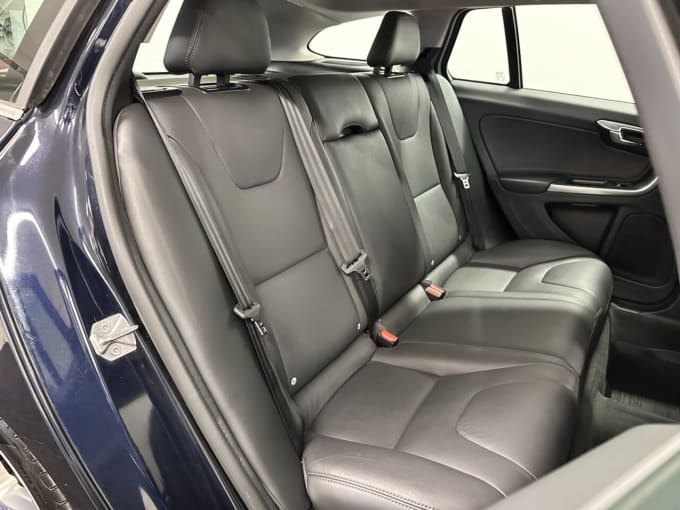 2025 Volvo V60