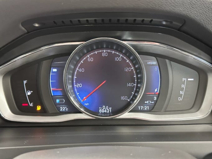 2025 Volvo V60