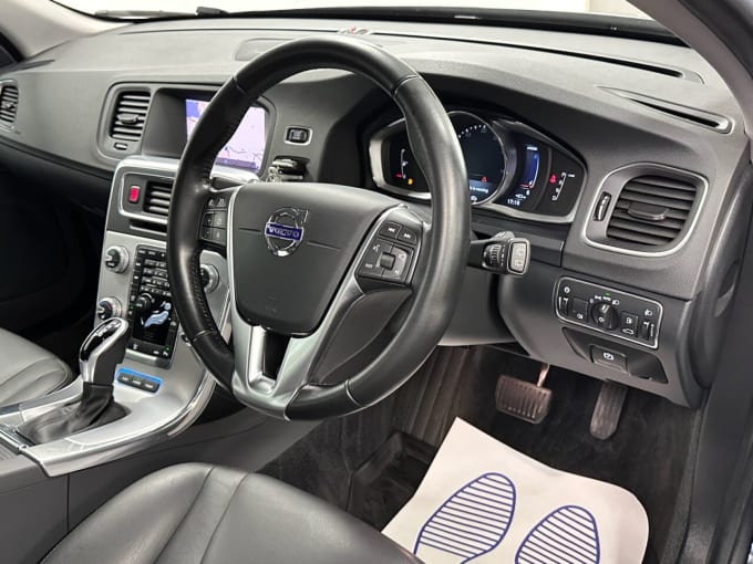 2025 Volvo V60
