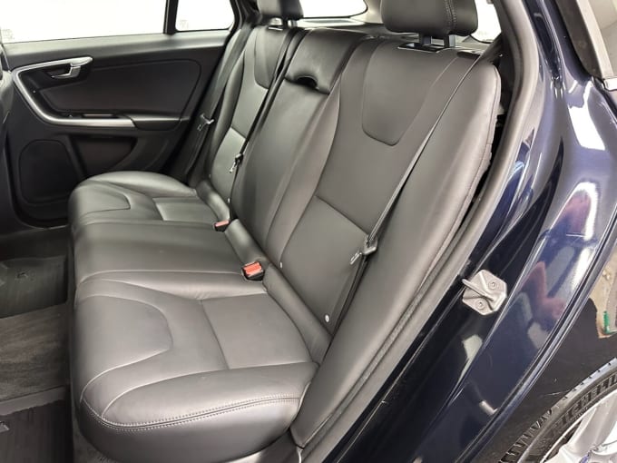 2025 Volvo V60