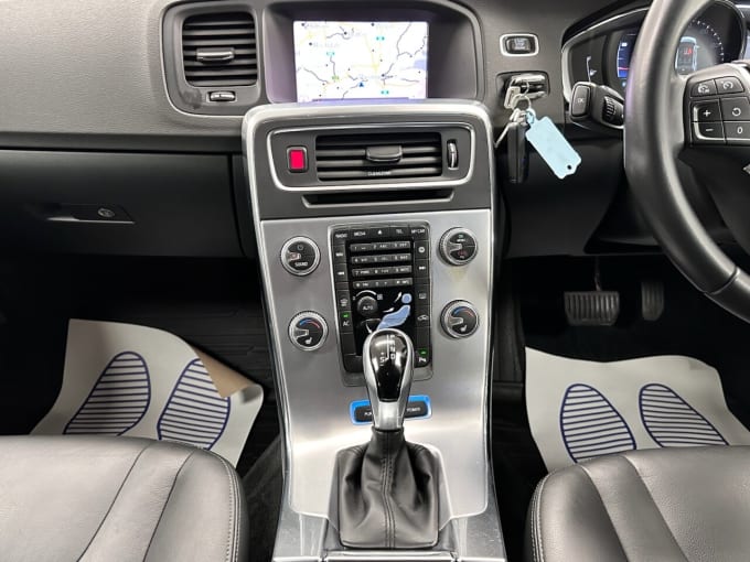 2025 Volvo V60