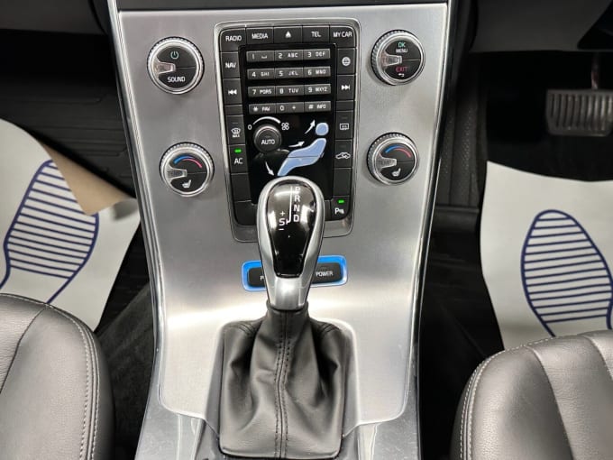 2025 Volvo V60