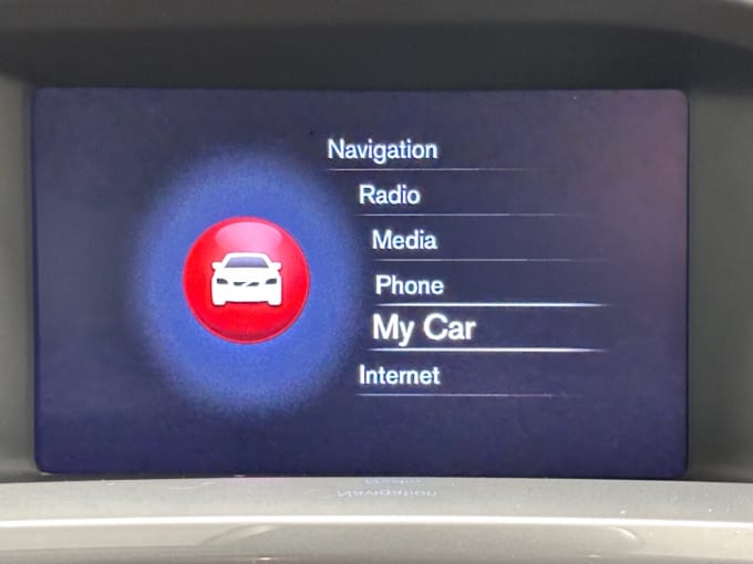 2025 Volvo V60