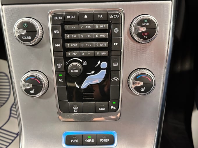 2025 Volvo V60