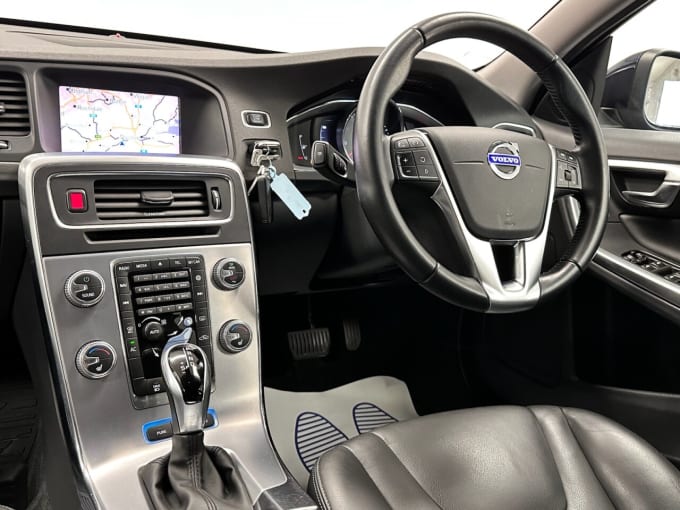 2025 Volvo V60