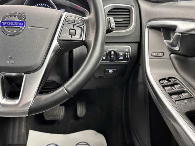 2025 Volvo V60