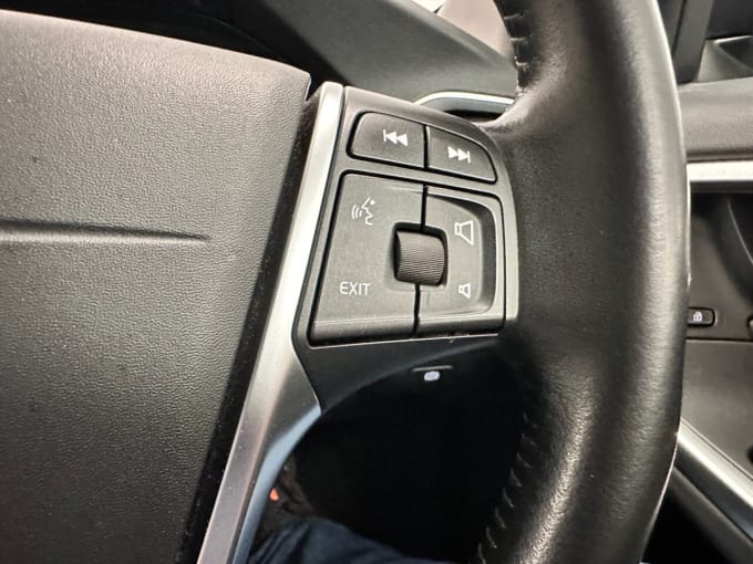 2025 Volvo V60
