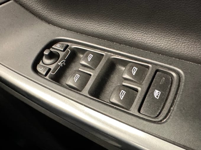 2025 Volvo V60