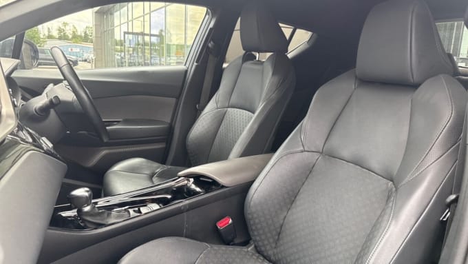 2025 Toyota C-hr