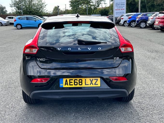 2025 Volvo V40