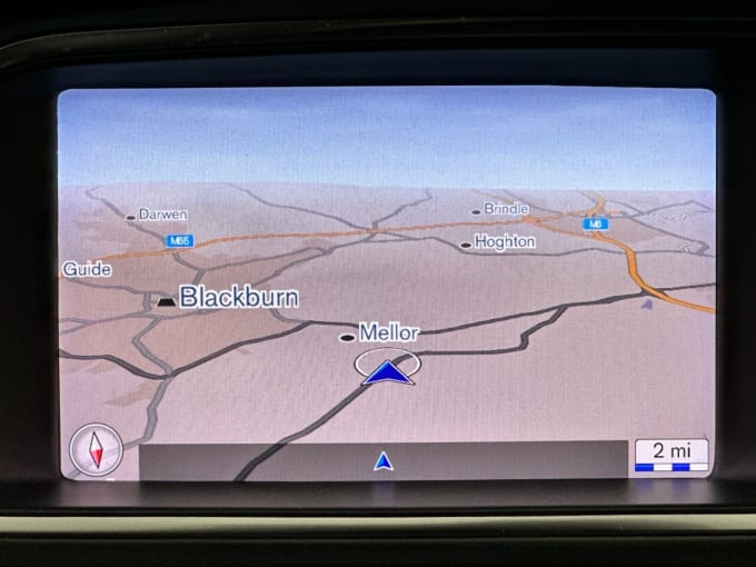 2025 Volvo V40