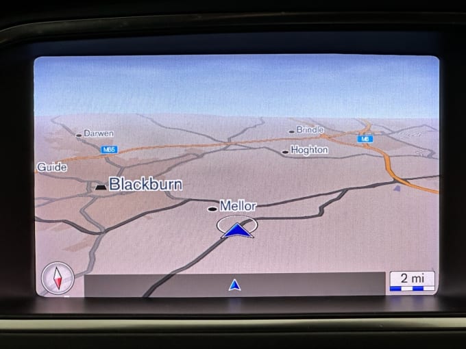 2025 Volvo V40