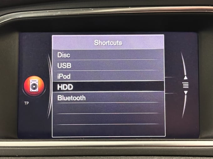2025 Volvo V40
