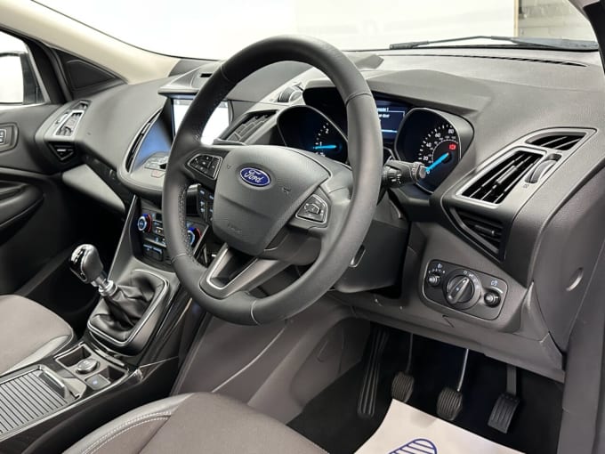 2025 Ford Kuga