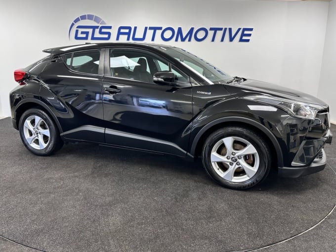 2025 Toyota C-hr