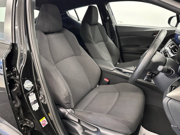 2025 Toyota C-hr
