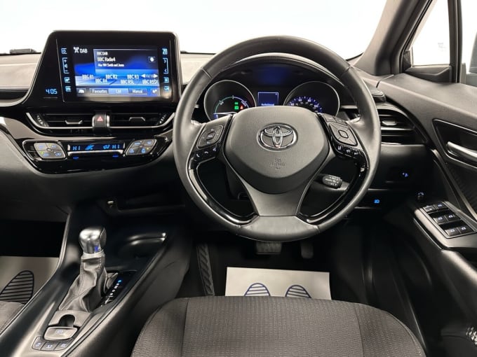 2025 Toyota C-hr