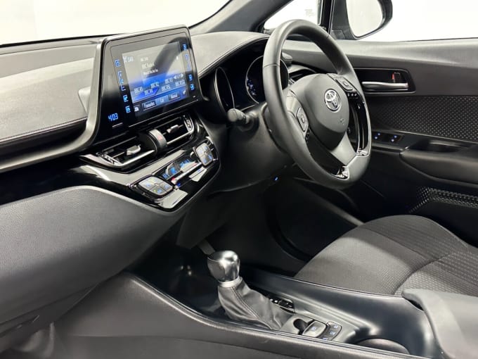 2025 Toyota C-hr