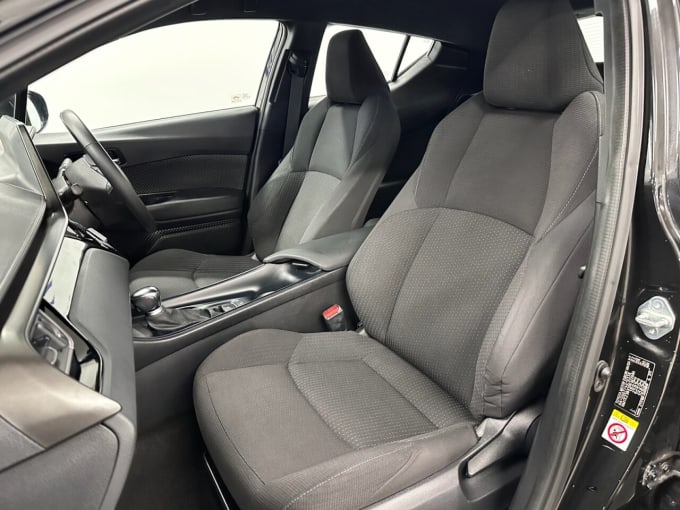 2025 Toyota C-hr
