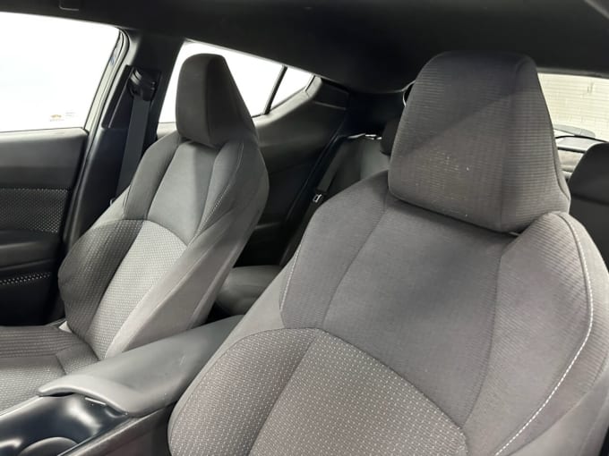 2025 Toyota C-hr