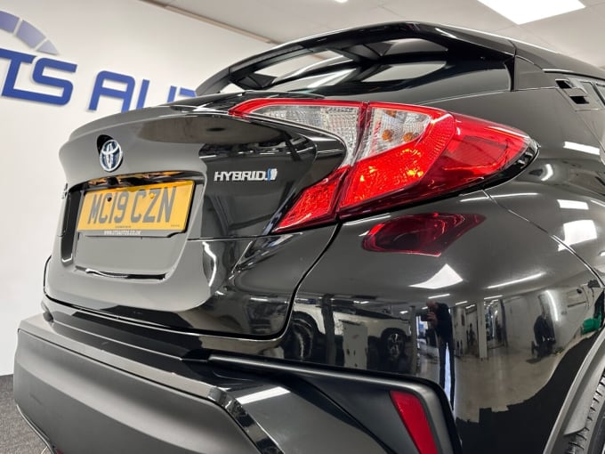 2025 Toyota C-hr