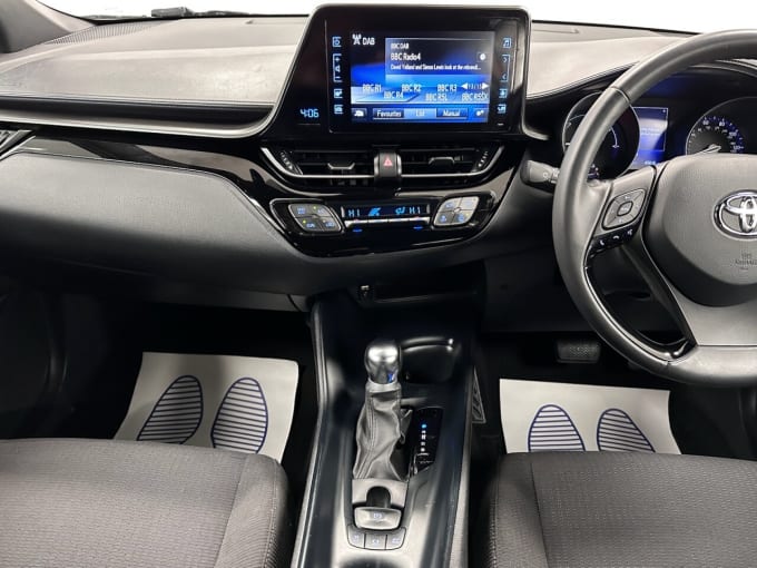 2025 Toyota C-hr
