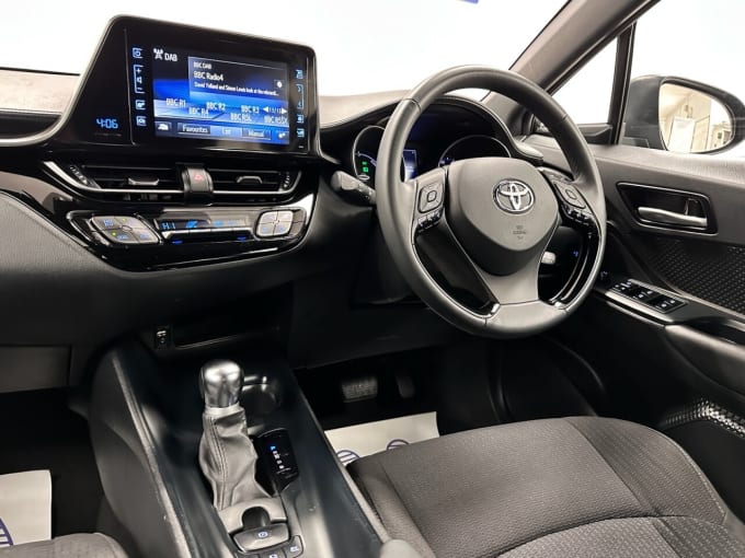 2025 Toyota C-hr