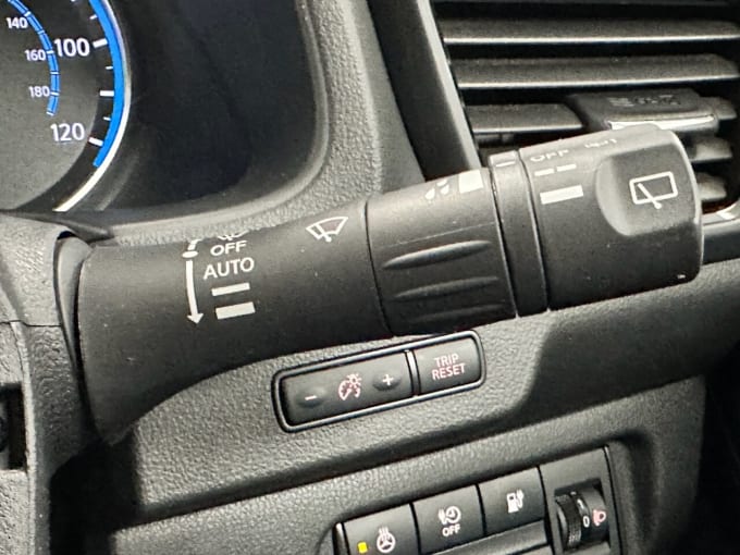 2025 Nissan Leaf