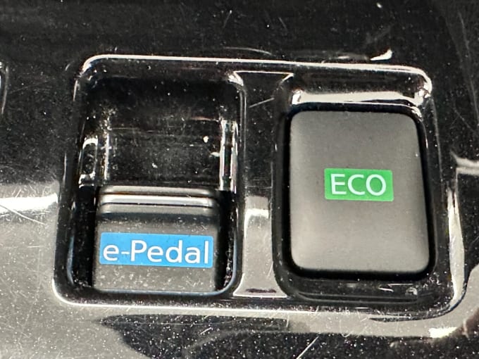 2025 Nissan Leaf