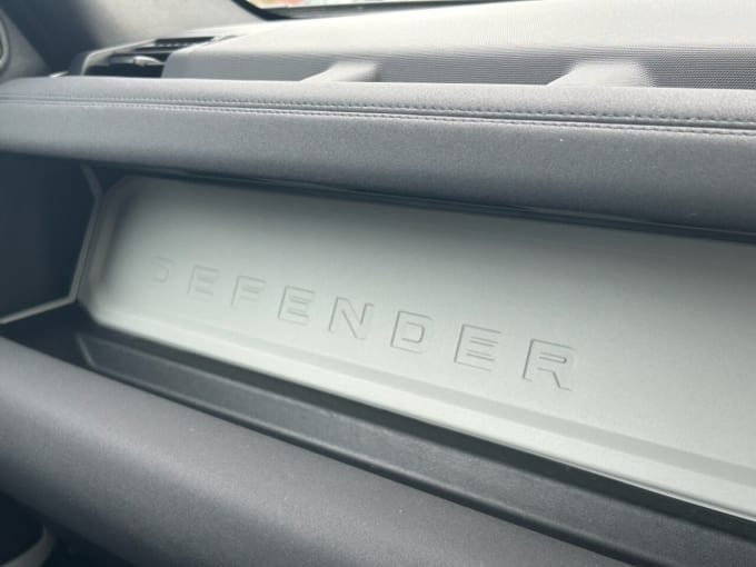 2025 Land Rover Defender