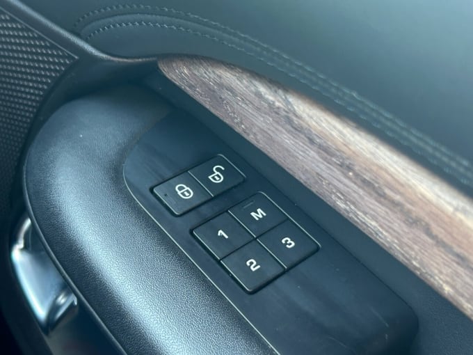 2025 Land Rover Discovery