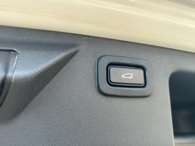 2025 Land Rover Discovery Sport