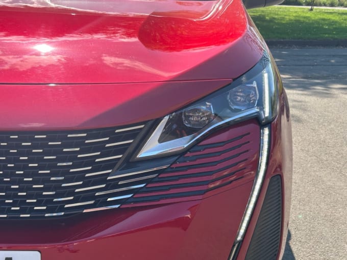 2025 Peugeot 5008