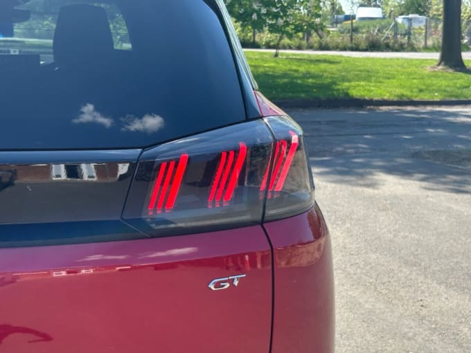 2025 Peugeot 5008