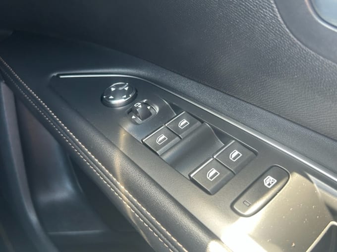 2025 Peugeot 5008
