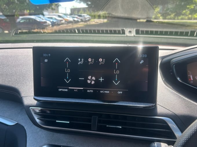 2025 Peugeot 5008