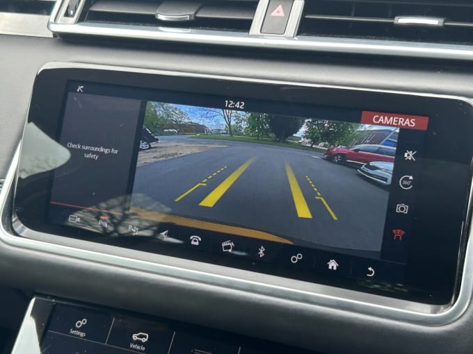 2025 Land Rover Range Rover Velar