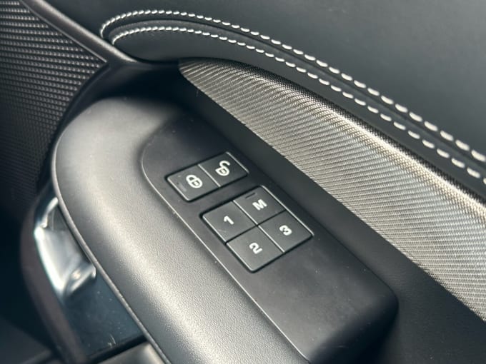 2025 Land Rover Discovery